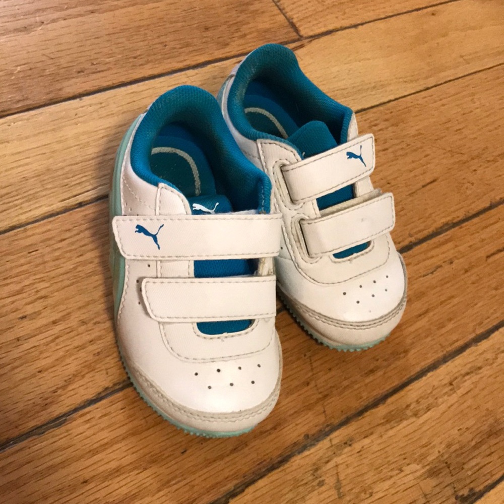 Toddler Puma tennis shoes